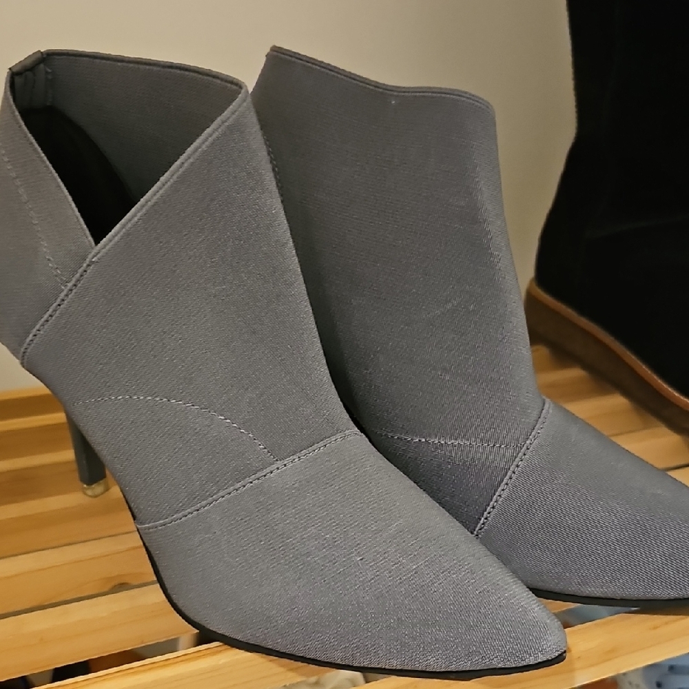 Women's Gray Ankle Boots